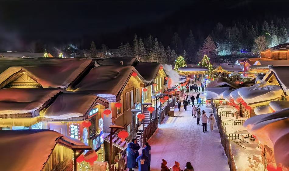 我们两个老头老太想报个哈尔滨东北环线赏冰雪，不要太赶，哪个旅行社靠谱？