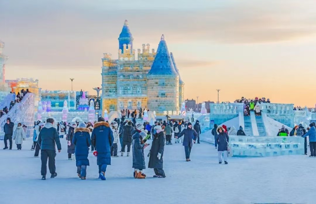 2026冬季带爸妈哈尔滨5天4晚慢节奏线路怎么安排？本地旅行社推荐攻略